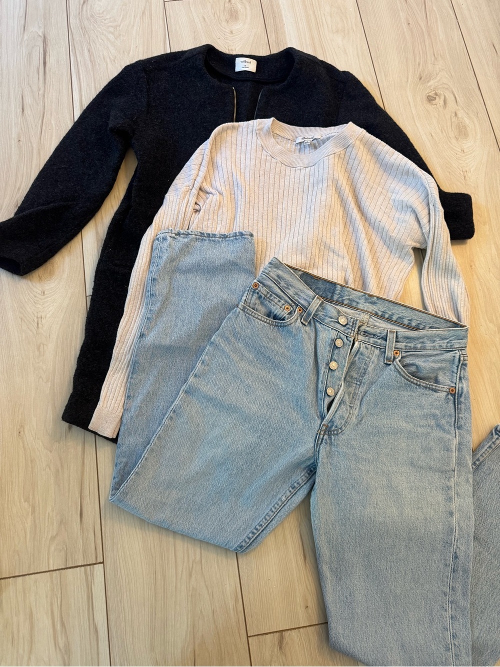 Aritzia, madewell and Levi’s outfit bundle